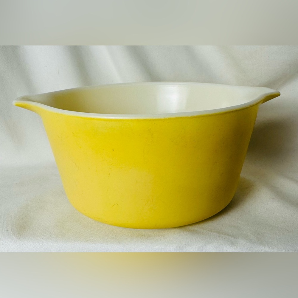 Pyrex 473 Cinderella Mixing Bowl Yellow 1 Qt Mid-Century - Vintage Pyrex